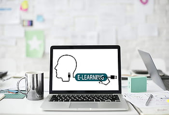 La retroalimentación y la atención personalizada son fundamentales para una mejora continua en la tutoría virtual, optimizando la enseñanza y el aprendizaje