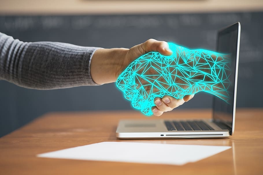 Die Einführung digitaler Lernsysteme erfordert die Überwindung von Widerständen und die Sicherstellung der Kompatibilität mit bestehenden Systemen