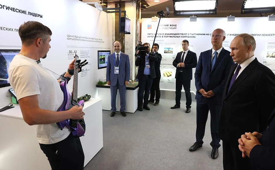 La creciente inversión en IA busca abordar los desafíos de productividad mediante tecnologías innovadoras como la IA agéntica y SLM