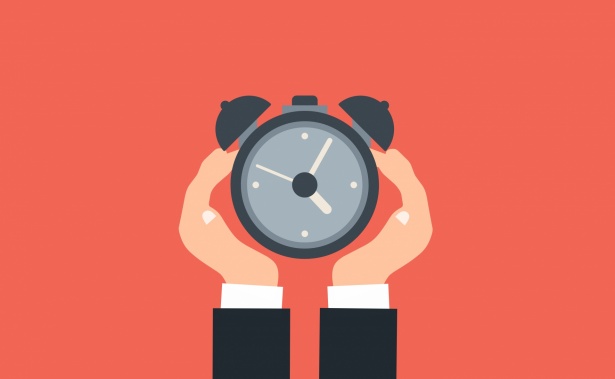 Una buena gestión del tiempo aumenta la productividad y la satisfacción personal al proporcionar control y mejorar la calidad del sueño