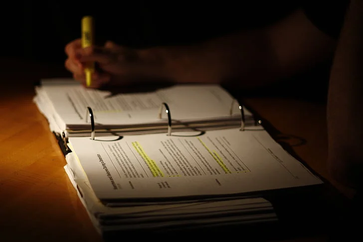 Tener metas SMART específicas y medibles fomenta la motivación y el compromiso en el aprendizaje