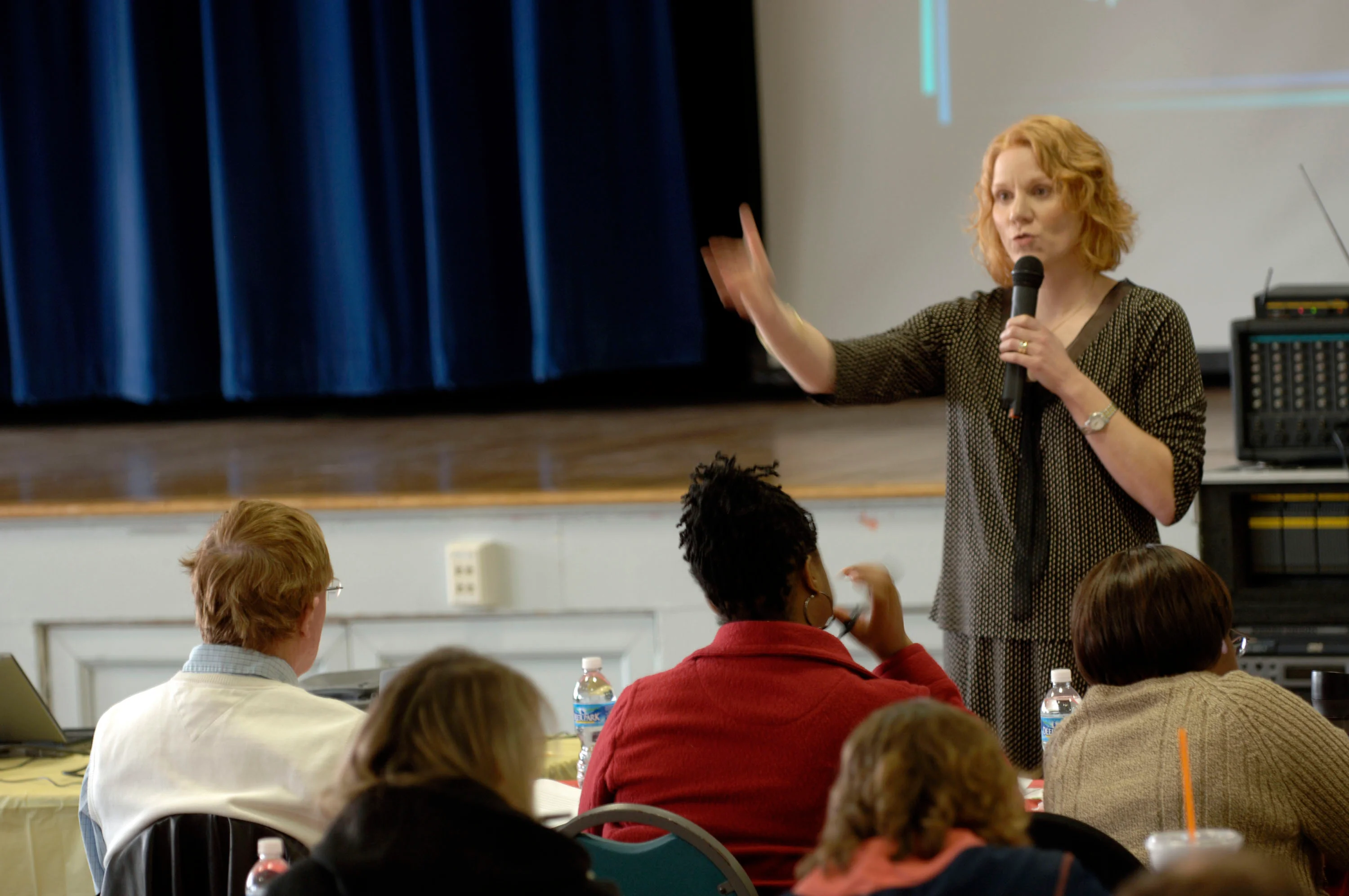 Realitätsüberprüfung hilft Führungskräften, ihre Gedanken mit der Realität abzugleichen, um negative Muster zu korrigieren