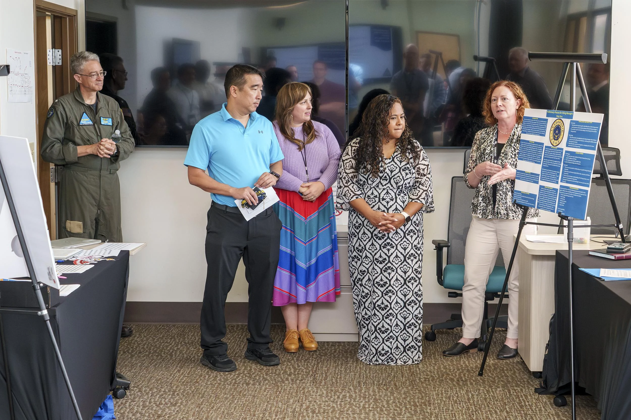 Empower Coaching Techniques in Teamcoaching fördern durch kluge Fragen und neue Perspektiven die Selbstbestimmung, Eigenverantwortung und Entscheidungsfähigkeit, was zu nachhaltiger persönlicher und beruflicher Entwicklung führt