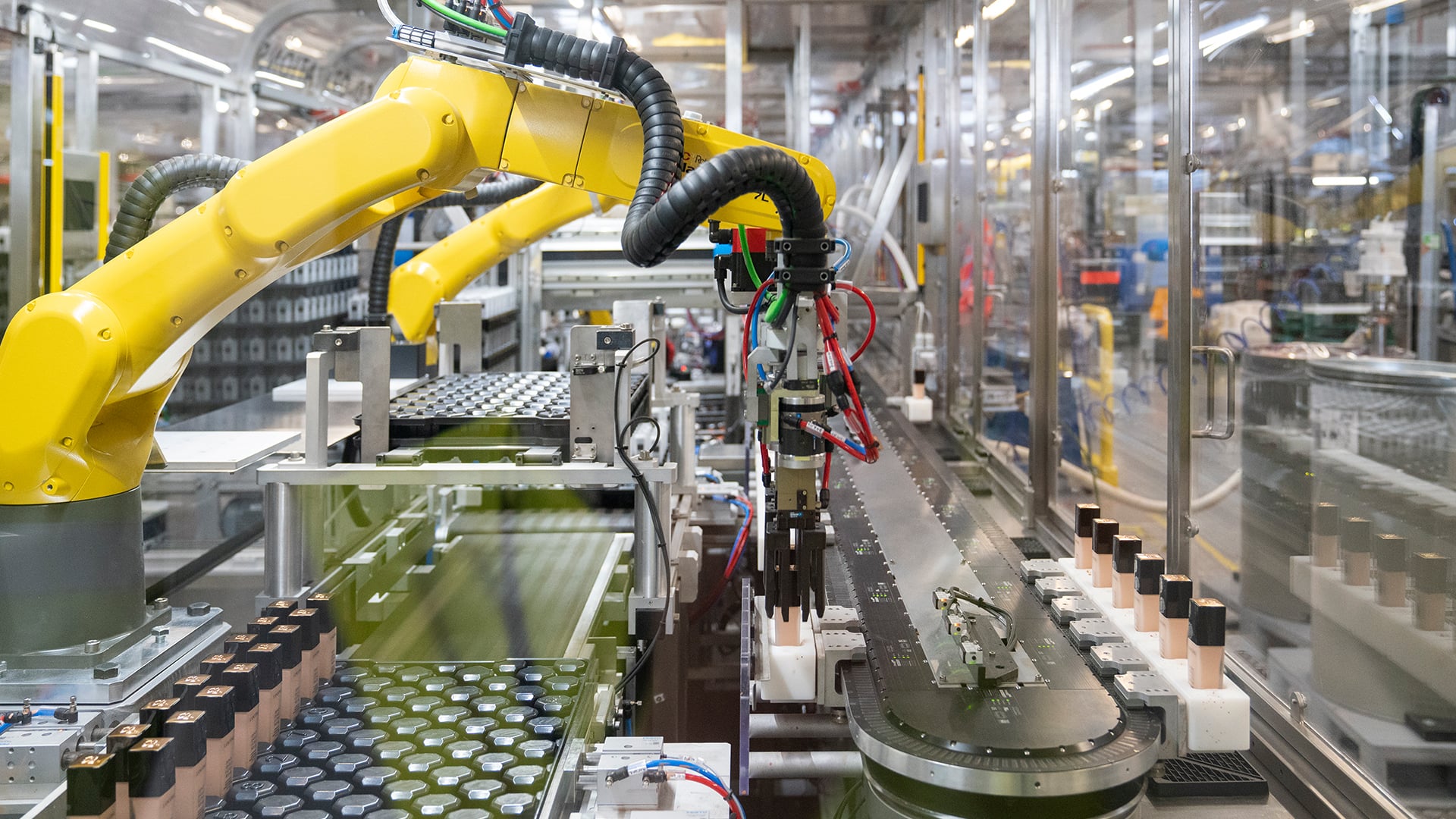 Die Plattform ermöglicht es Unternehmen, durch Automatisierung und Skalierbarkeit der Videoproduktion Kosten zu sparen und gleichzeitig hochwertige Inhalte zu erstellen