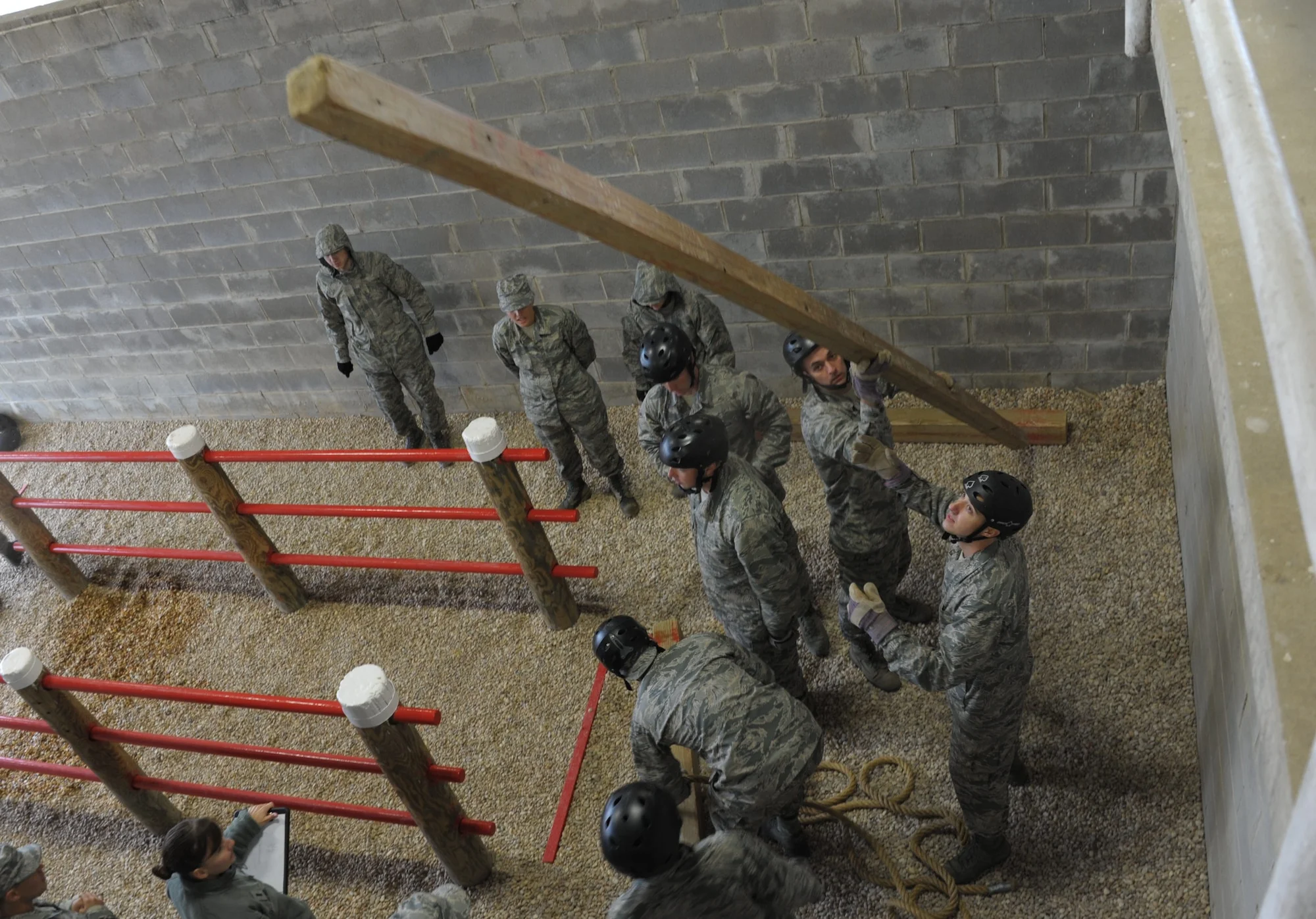 Las barreras de aprendizaje son obstáculos que surgen del diseño educativo, afectando la implicación y capacidad de los estudiantes