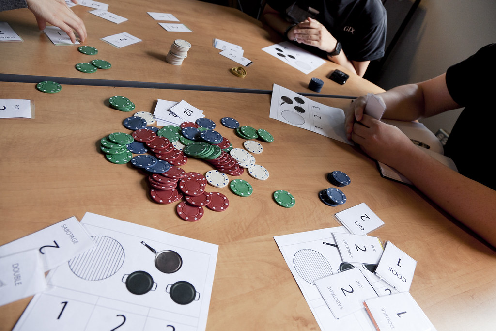 Un diseño de juego inadecuado puede desmotivar a los estudiantes, resaltando la importancia de un diseño bien pensado en la gamificación educativa
