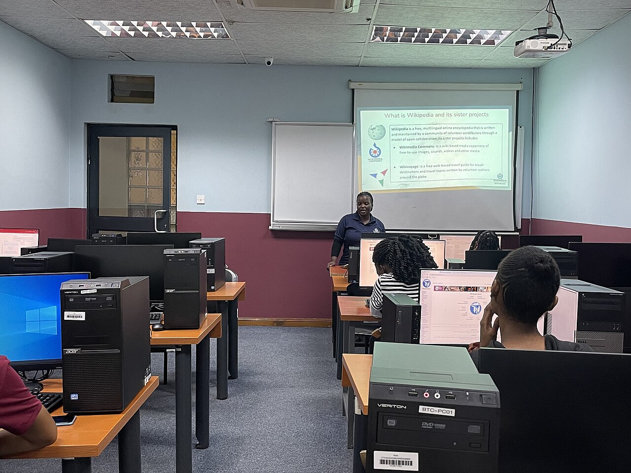 The platform's extensive language support and content flexibility enable the creation of realistic, multilingual training videos, making global distribution seamless