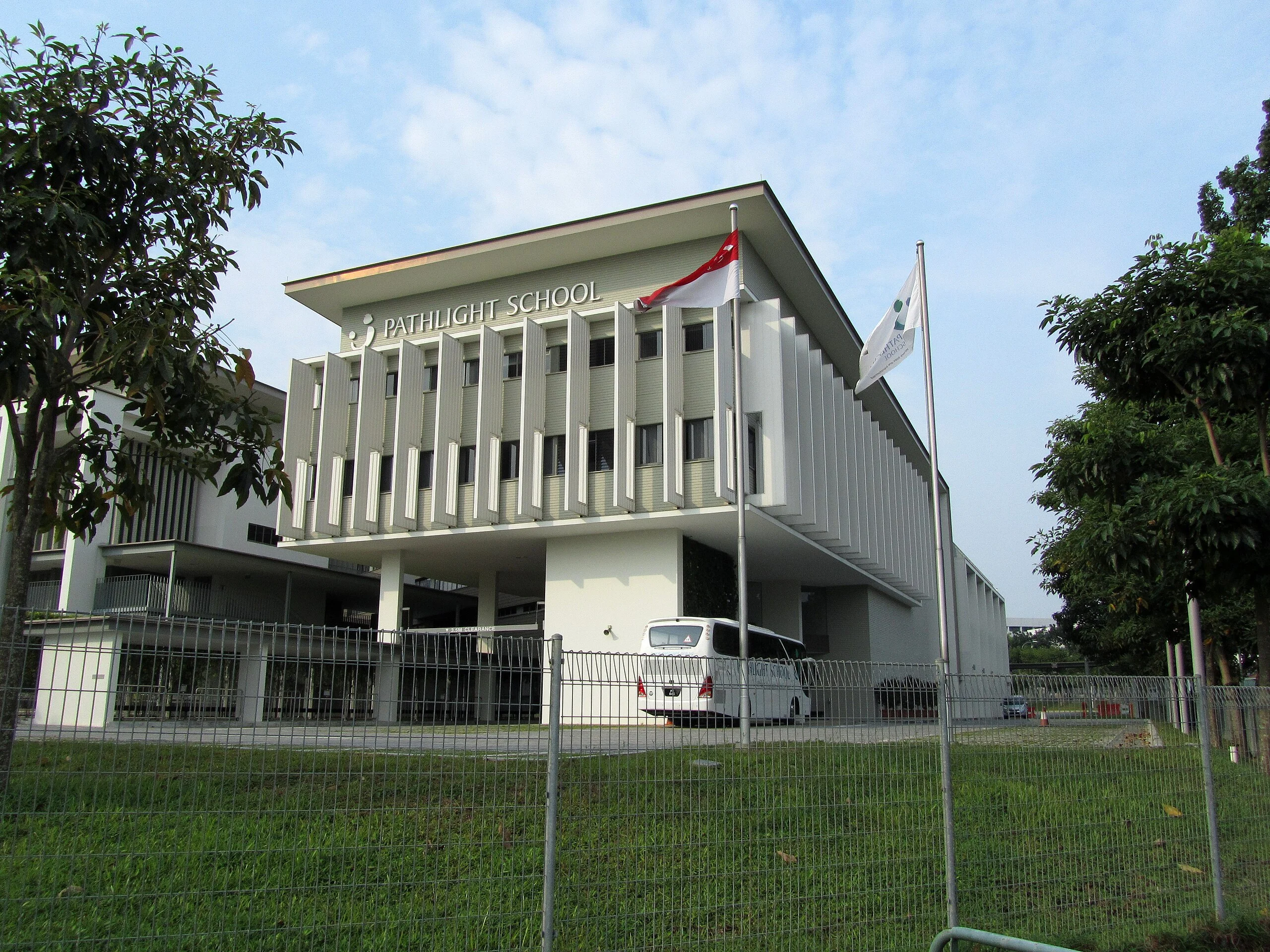 Pathlight optimiert die Mitarbeiterleistung durch KI-gestützte Analyse und Echtzeit-Feedback, was zu höherer Produktivität und geringerer Fluktuation führt