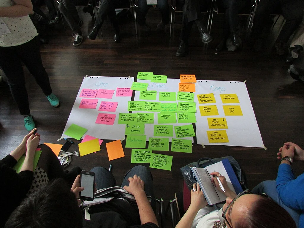 Regelmäßiges Feedback fördert das Mitarbeiterengagement erheblich, wie Studien belegen